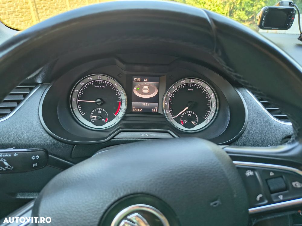 Skoda Octavia 1.6 TDI Clever - 9