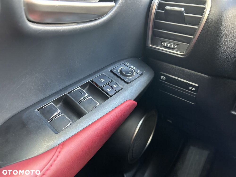 Lexus NX 300h F Impression AWD - 24
