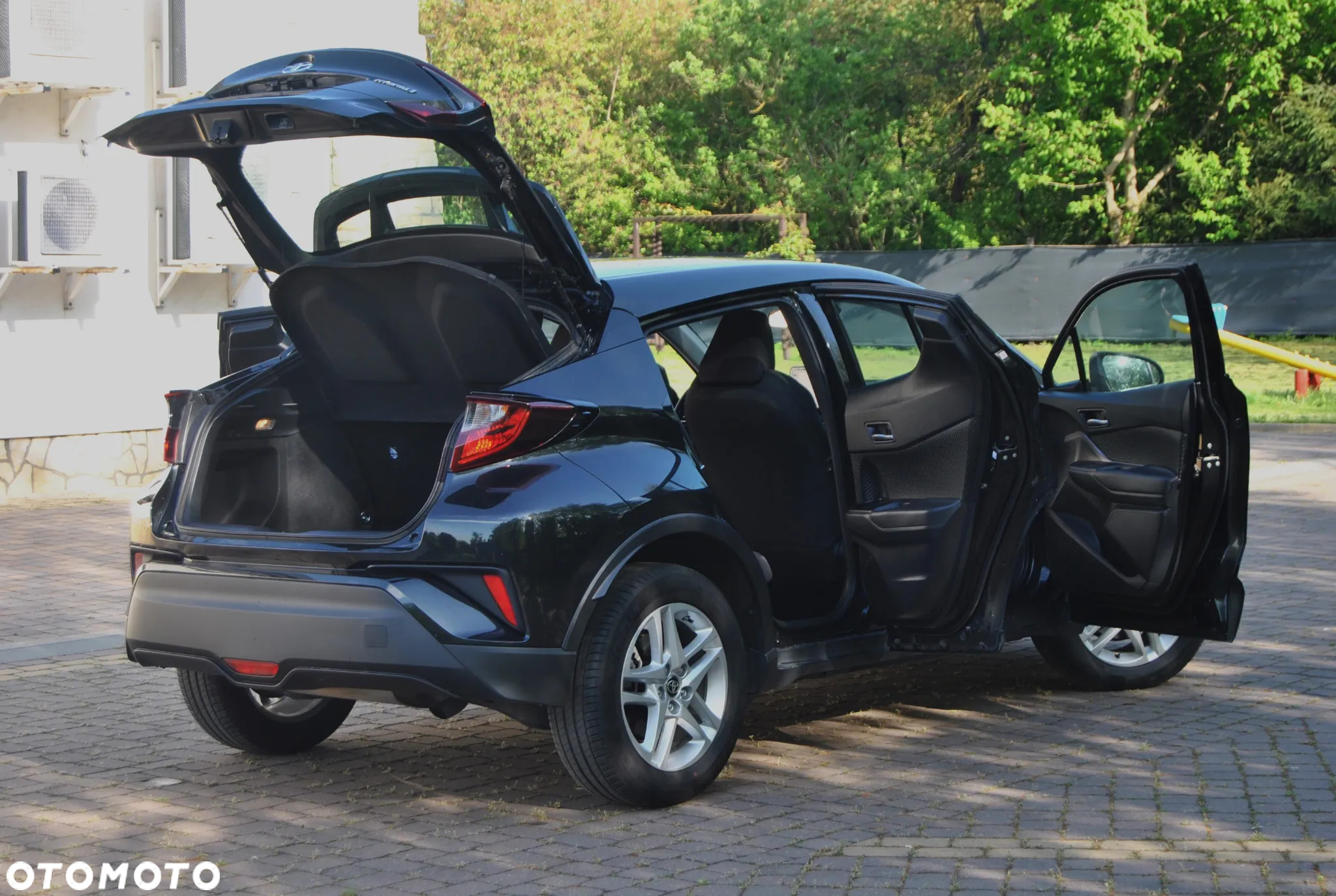 Toyota C-HR Hybrid Style Selection - 24
