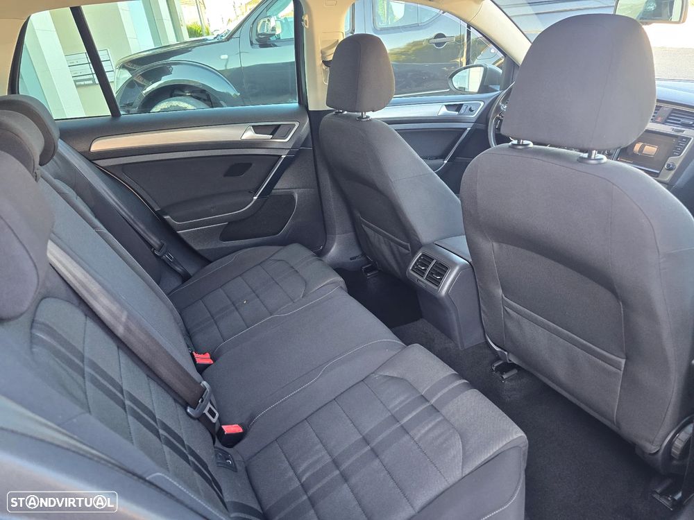 VW Golf 1.6 TDI BlueMotion Lounge - 17