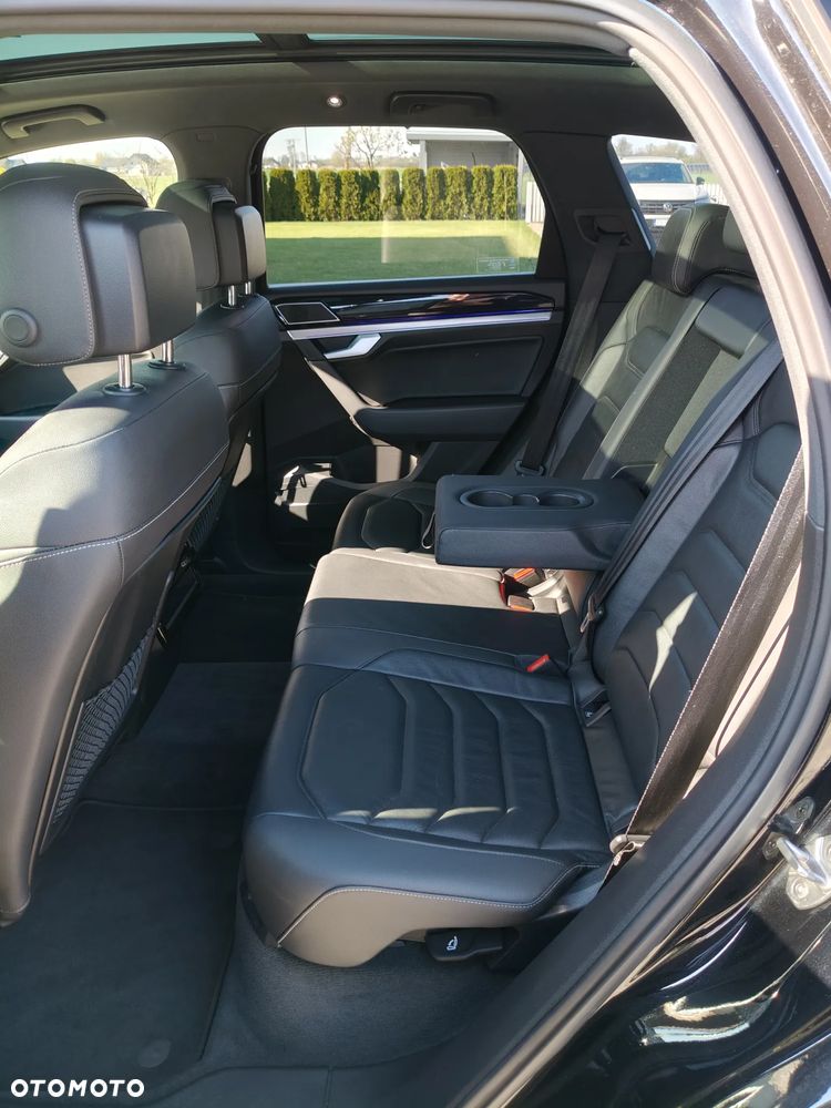 Volkswagen Touareg 3.0 V6 TDI SCR 4Mot R-Line - 14