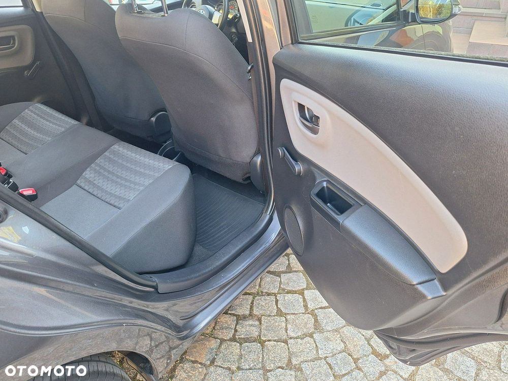 Toyota Yaris - 18