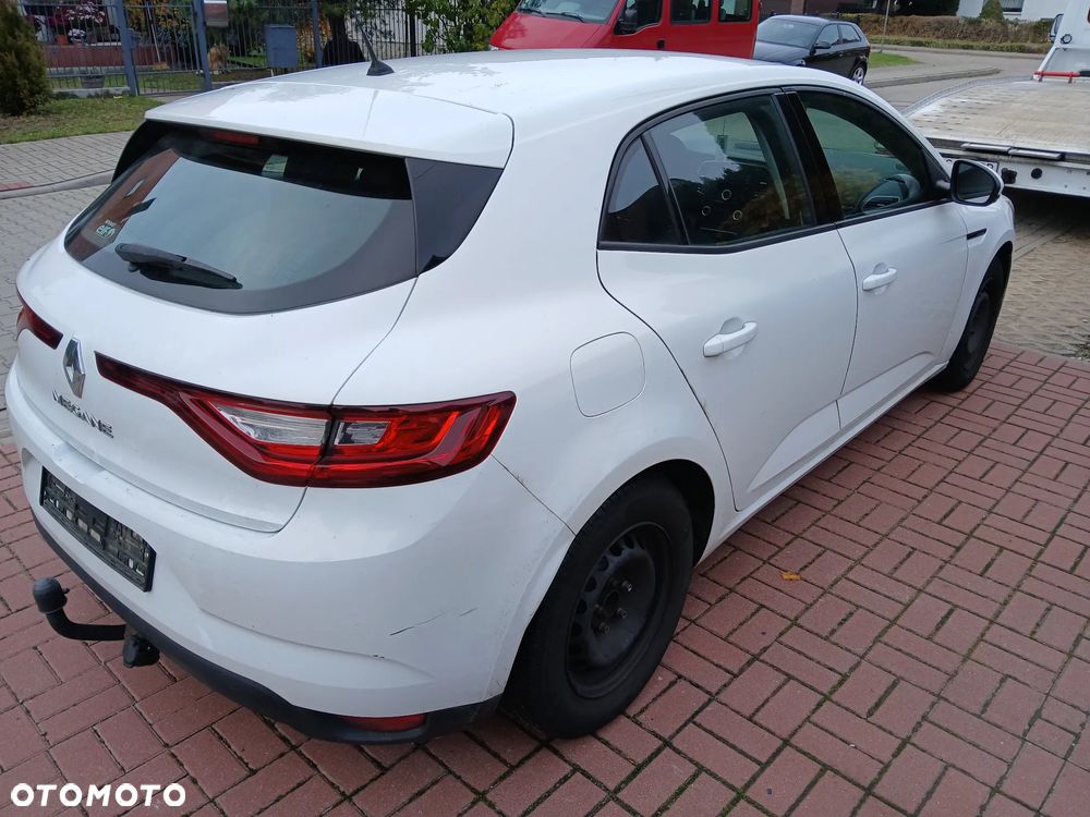 Renault Megane ENERGY TCe 100 LIFE - 4