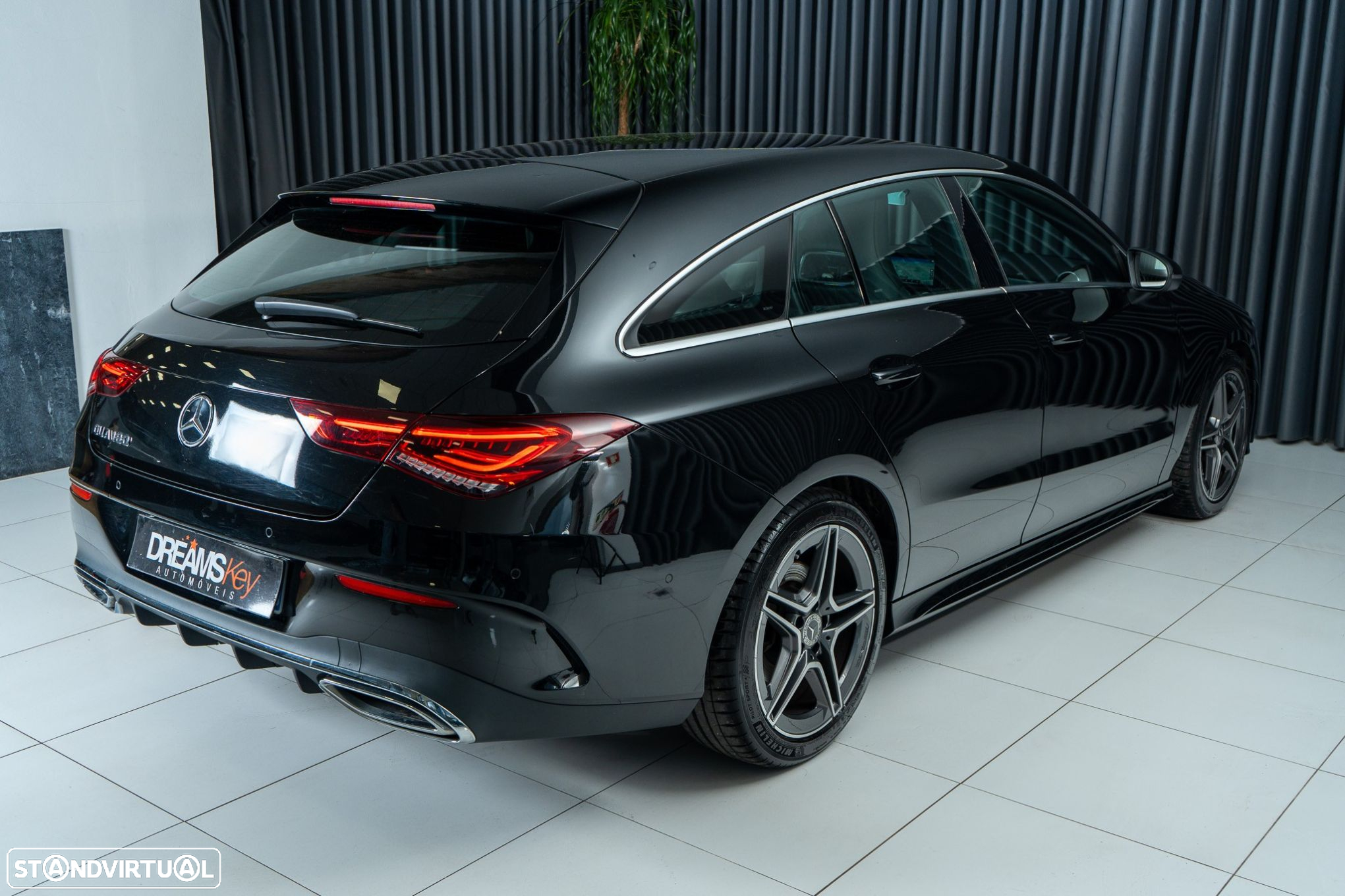 Mercedes-Benz CLA 180 Shooting Brake 7G-DCT AMG Line - 4