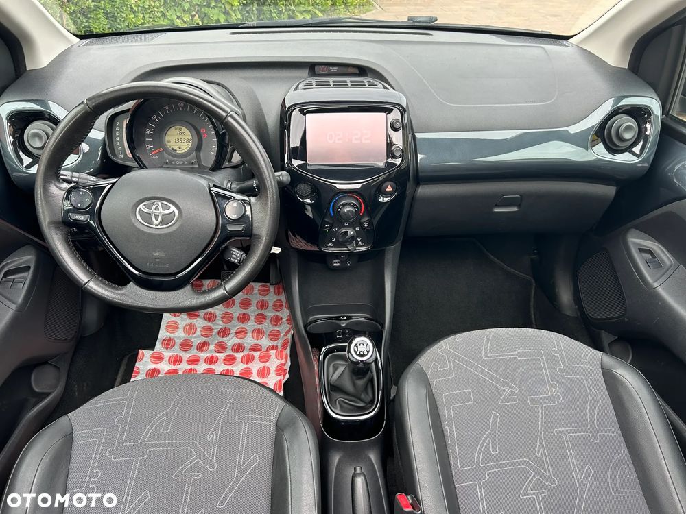 Toyota Aygo x-play - 16