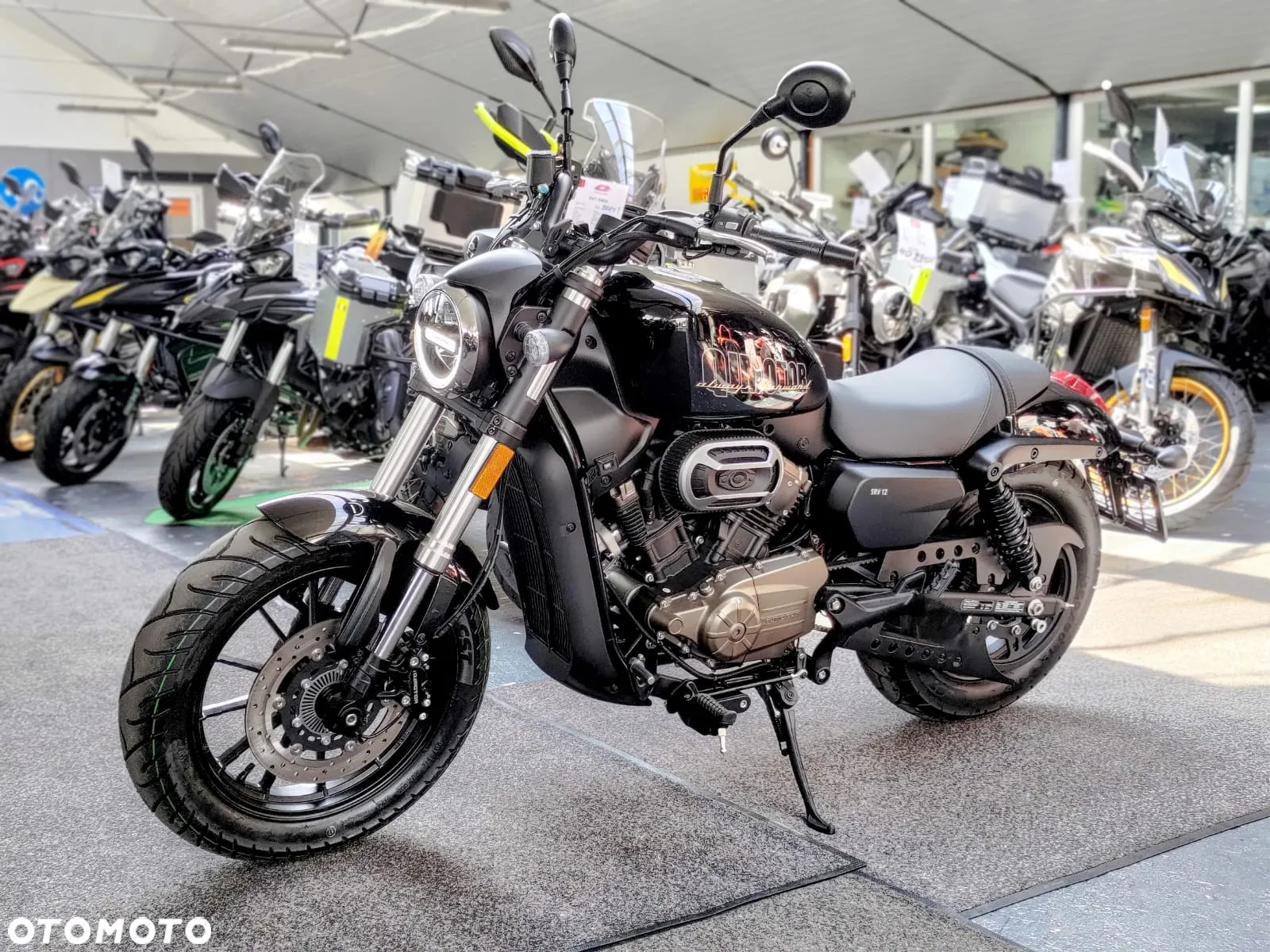 QJMOTOR SRV 125 - 2