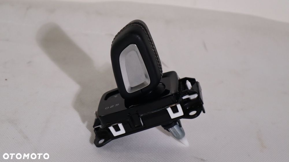 VOLVO XC40 LEWAREK GAŁKA DŹWIGNIA ZMIANY BIEGÓW - 4