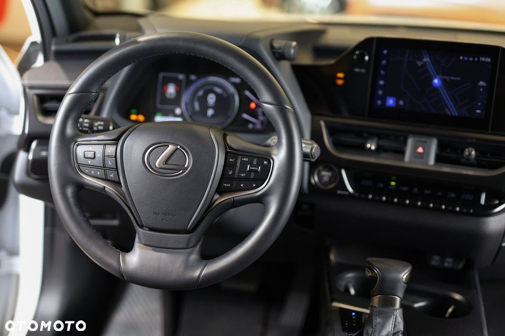 Lexus UX - 27