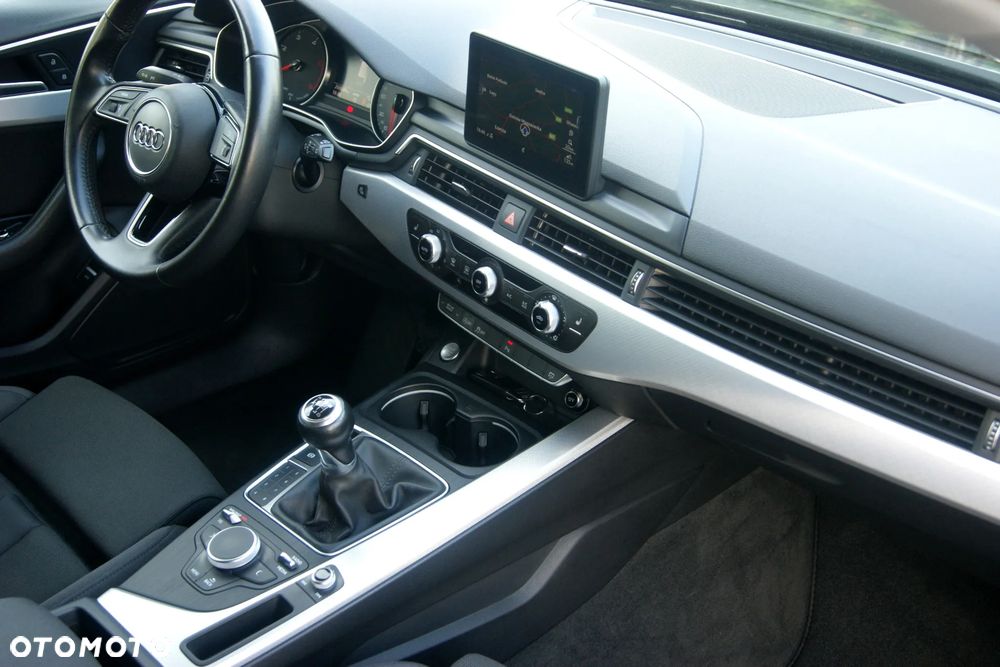 Audi A4 Avant 2.0 TDI - 27