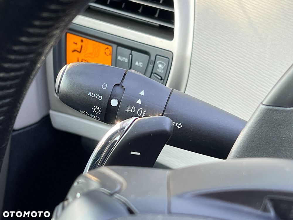Citroën C4 Picasso 2.0i Exclusive MCP - 17
