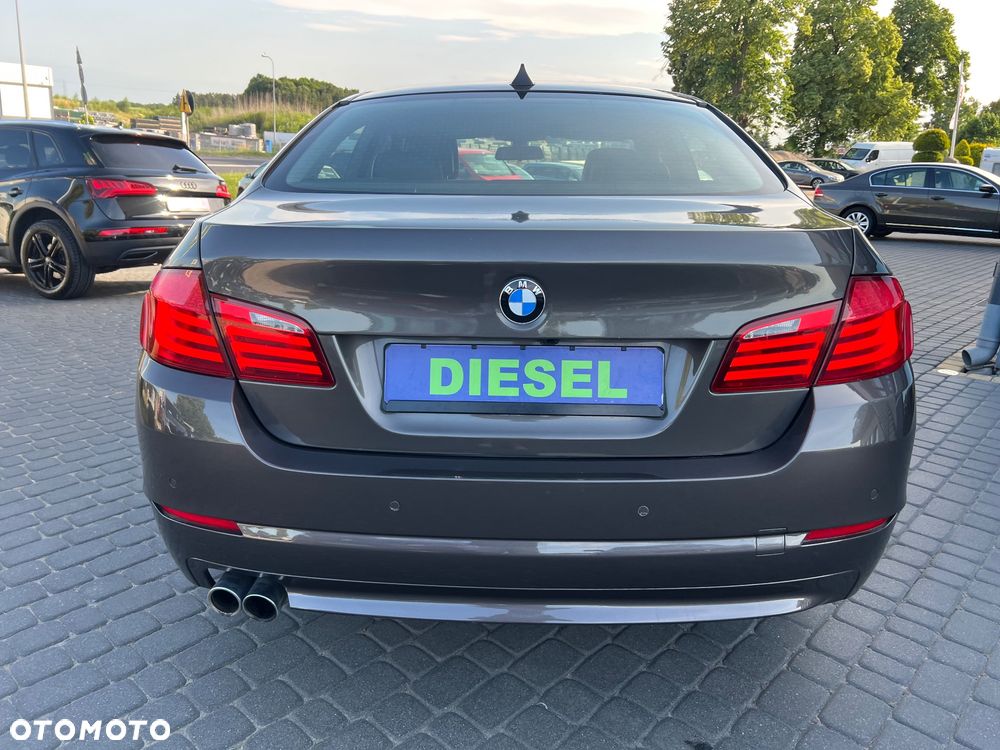 BMW Seria 5 525d - 8