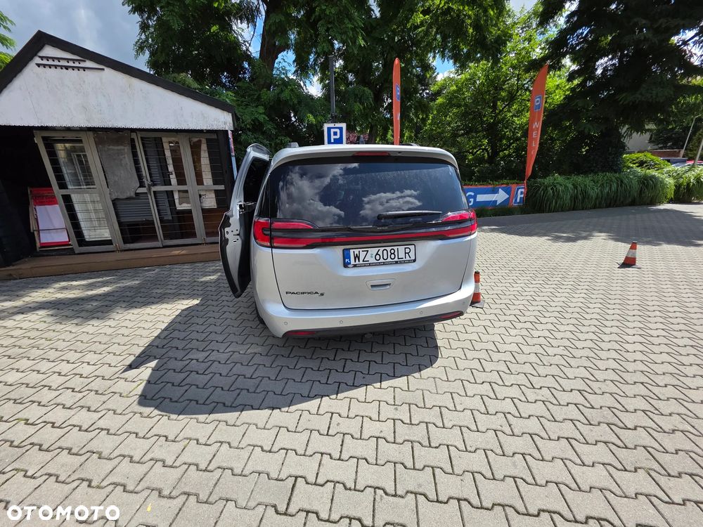 Chrysler Pacifica - 5