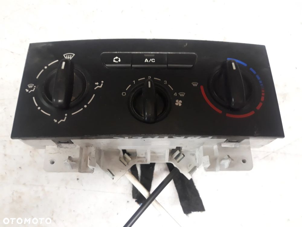 PANEL KLIMATYZACJI PEUGEOT PARTNER II LIFT  1,6 HDI  2010r   9676532480 - 2