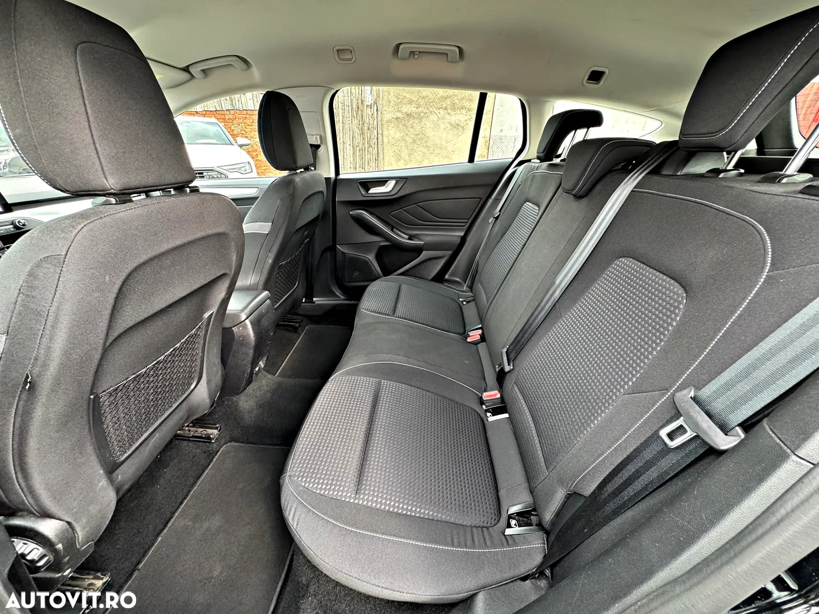 Ford Focus 1.5 EcoBlue Start-Stopp-System COOL&CONNECT - 6