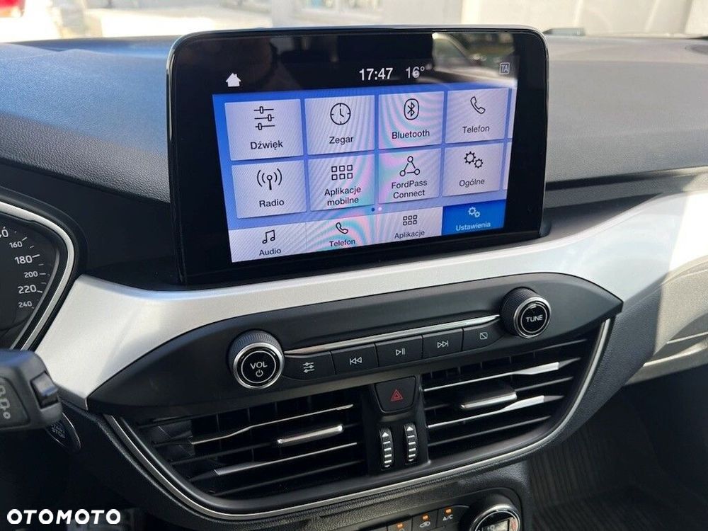 Ford Focus 1.5 EcoBlue Titanium Business - 26