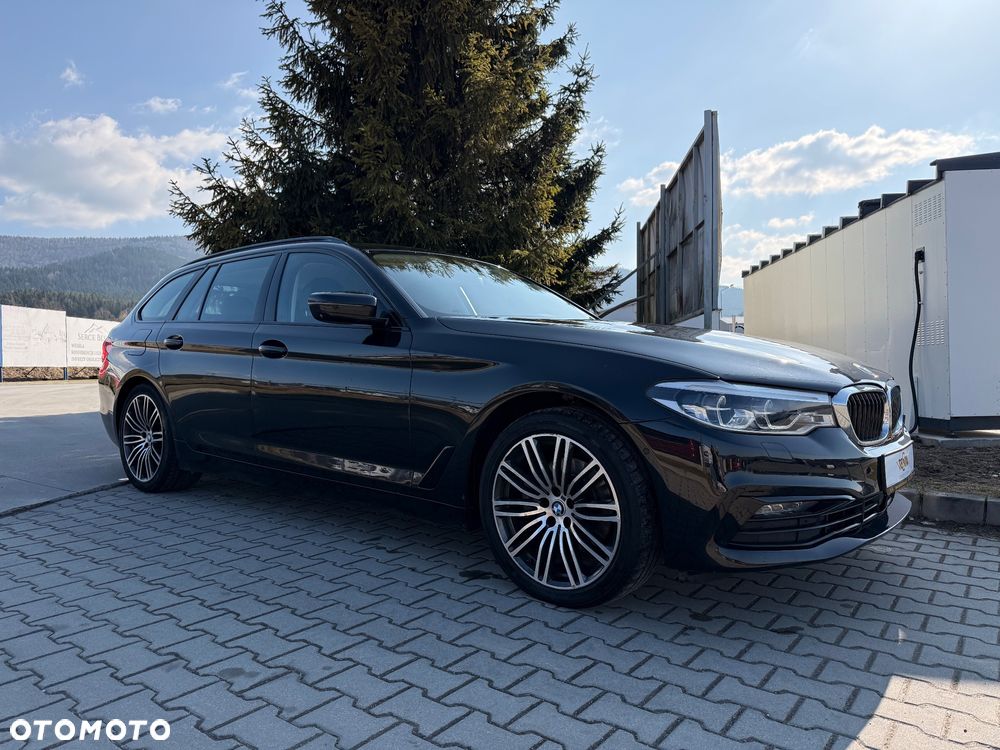 BMW Seria 5 520d xDrive Sport Line sport - 2
