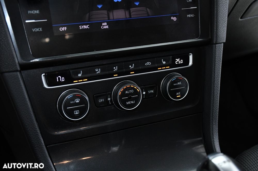 Volkswagen Golf - 20