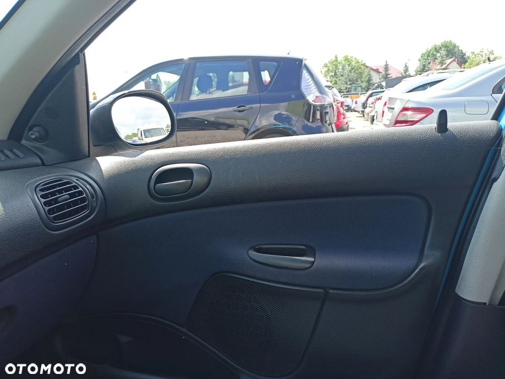 Peugeot 206 - 12
