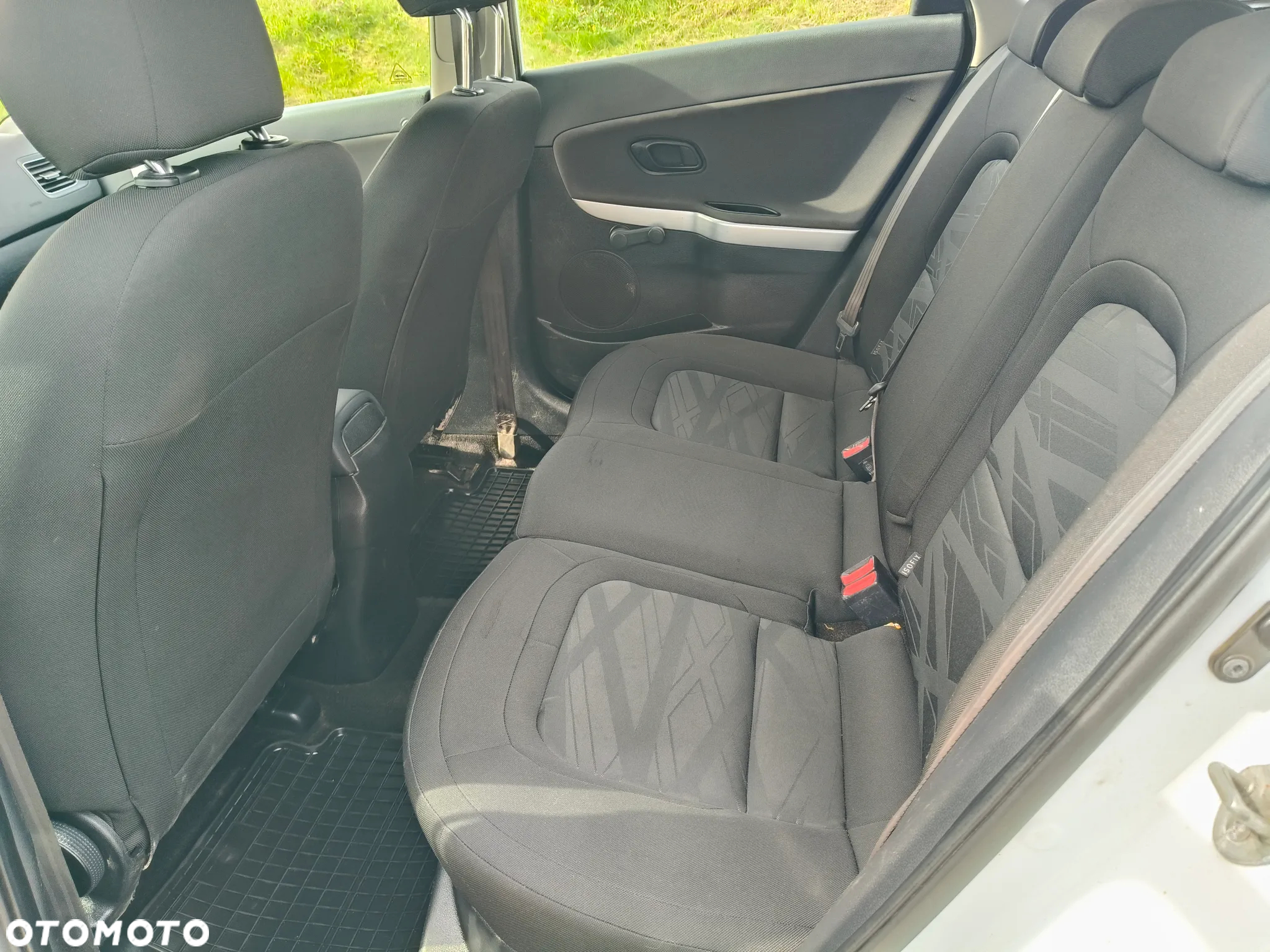 Kia Ceed - 10