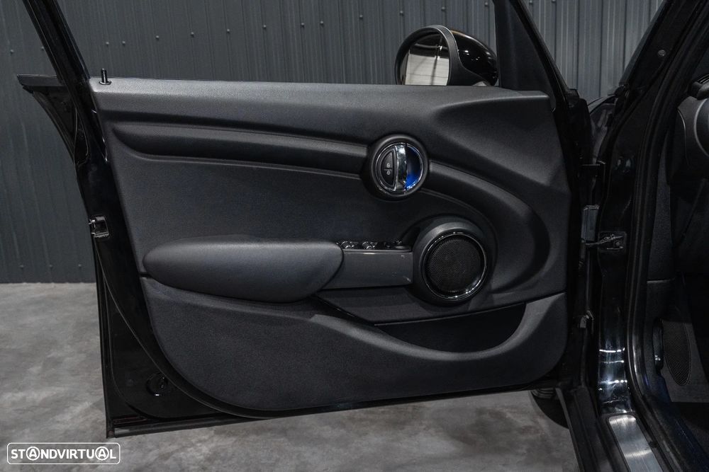 MINI 5 Portas Cooper D - 17