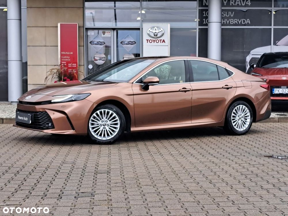Toyota Camry - 2