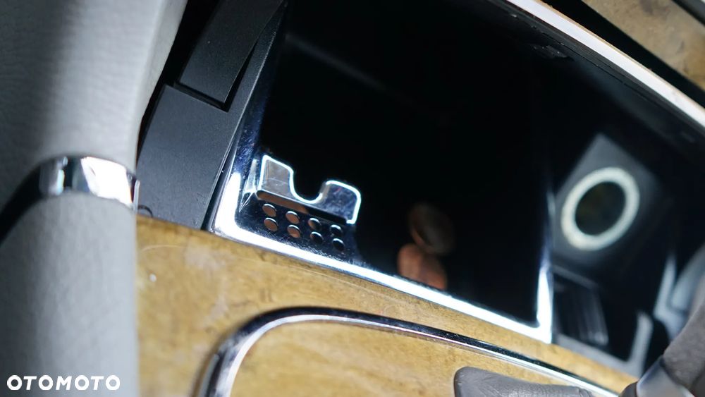 Mercedes-Benz Klasa E ver-63-amg-amg-speedshift-7g--mct - 36