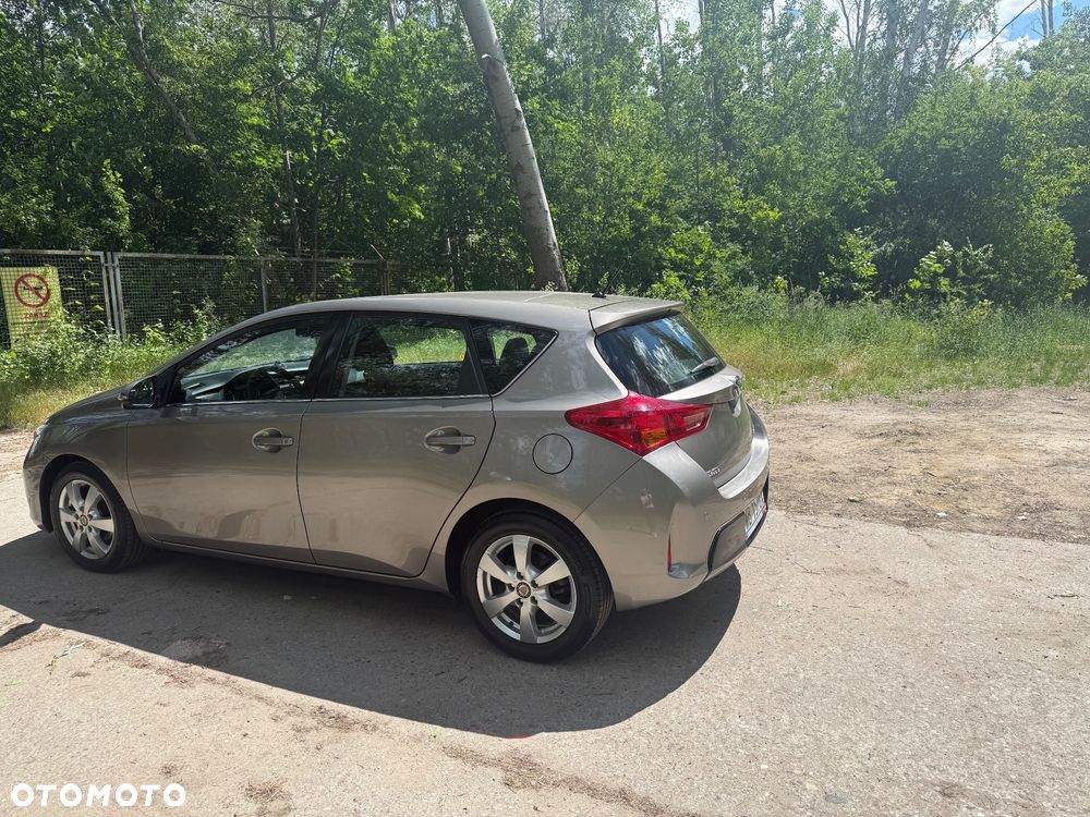 Toyota Auris 1.6 Premium Comfort MS - 3