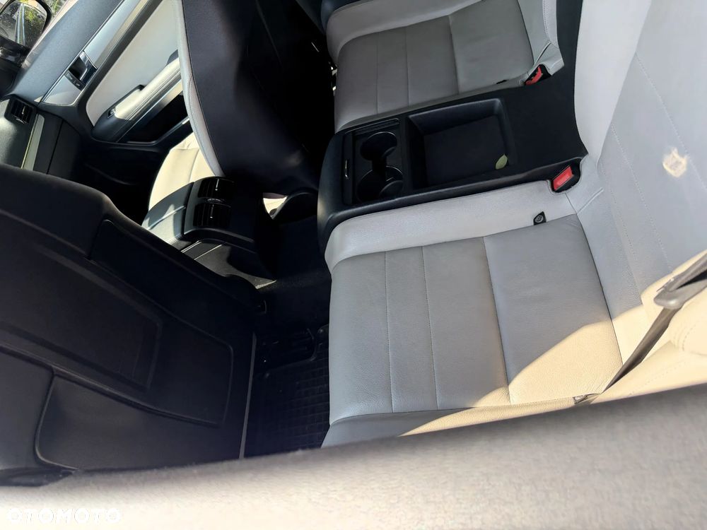 Mercedes-Benz Klasa E 250 CDI DPF BlueEFFICIENCY Automatik Elegance - 22