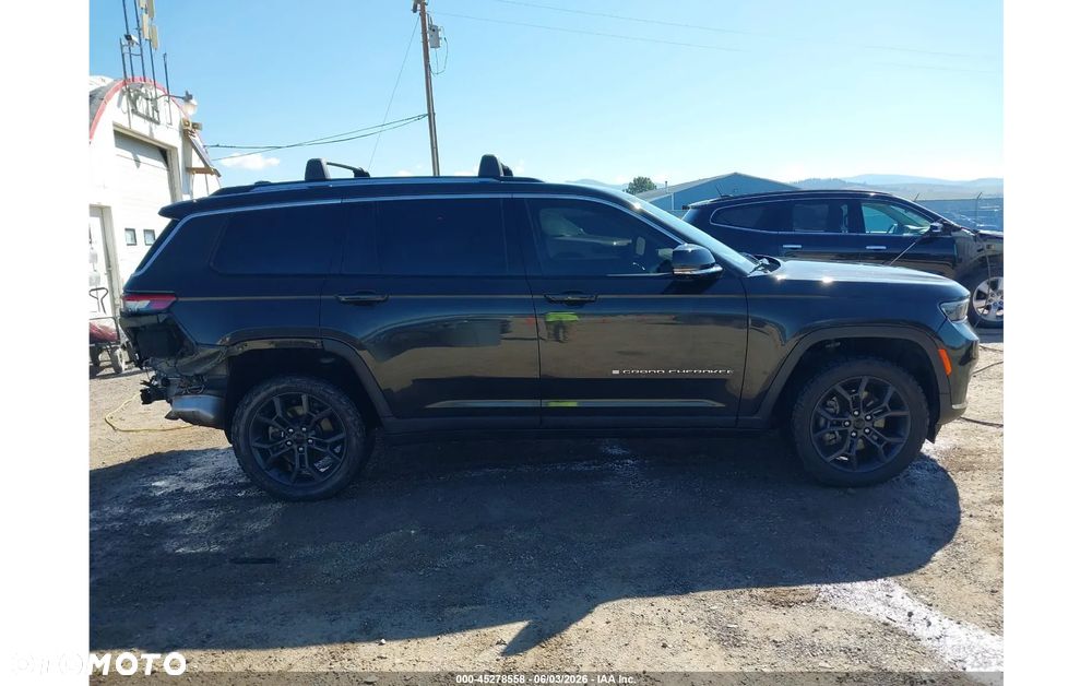 Jeep Grand Cherokee - 12