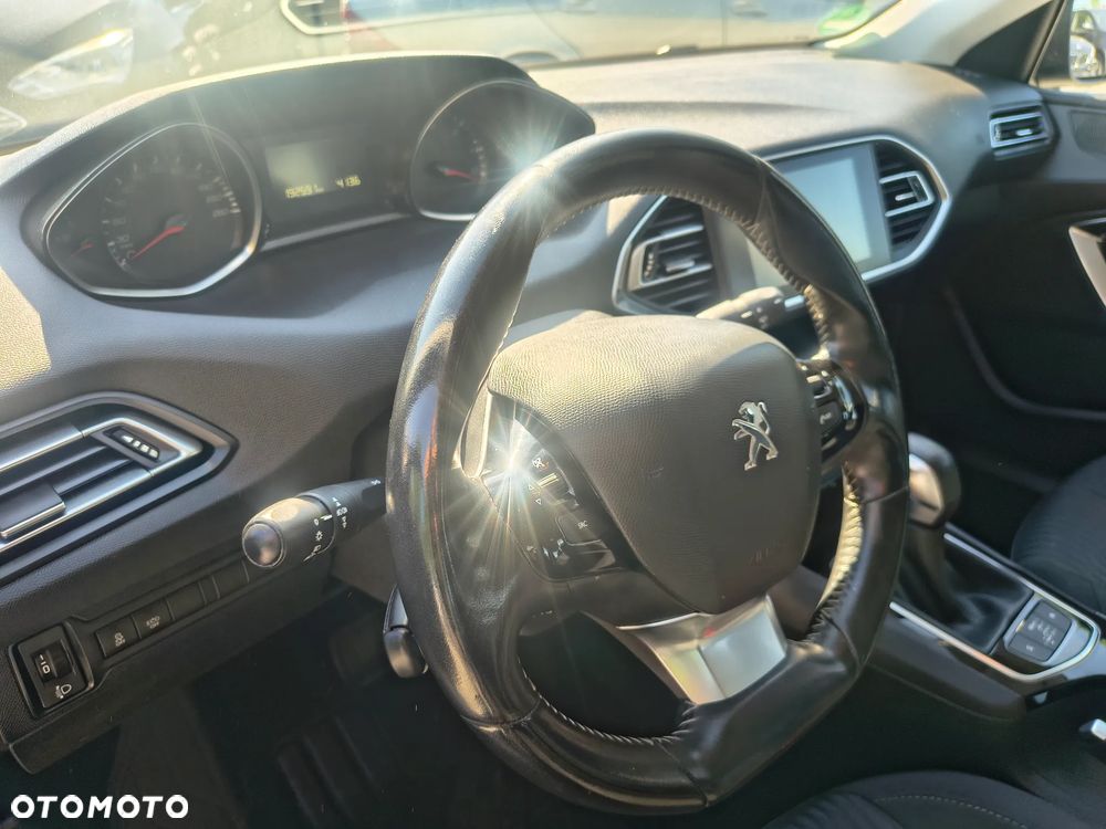 Peugeot 308 BlueHDi FAP 120 EAT6 Stop & Start Active - 23