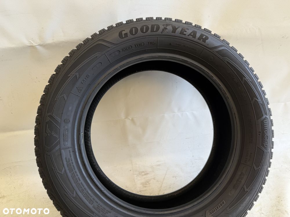 205/60/16 Goodyear UltraGrip 9+ 96H - 2