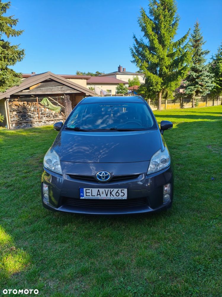 Toyota Prius (Hybrid) - 1