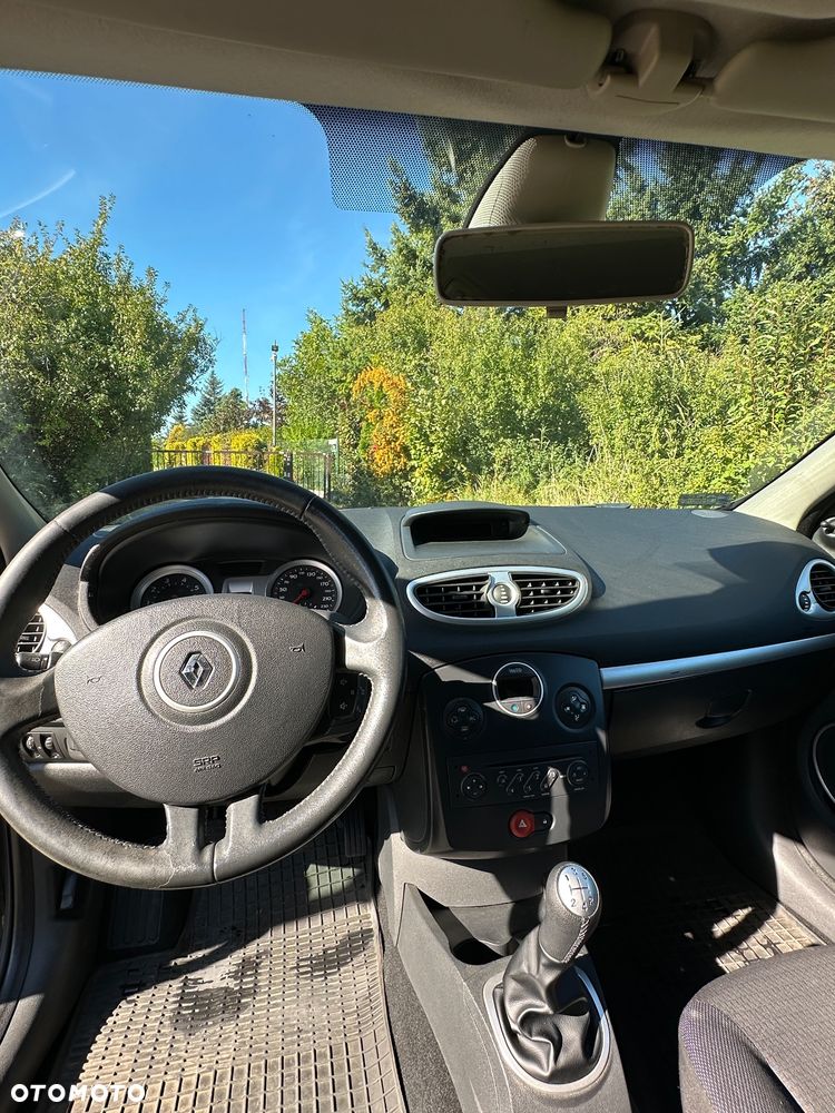 Renault Clio 1.6 16V Expression - 26