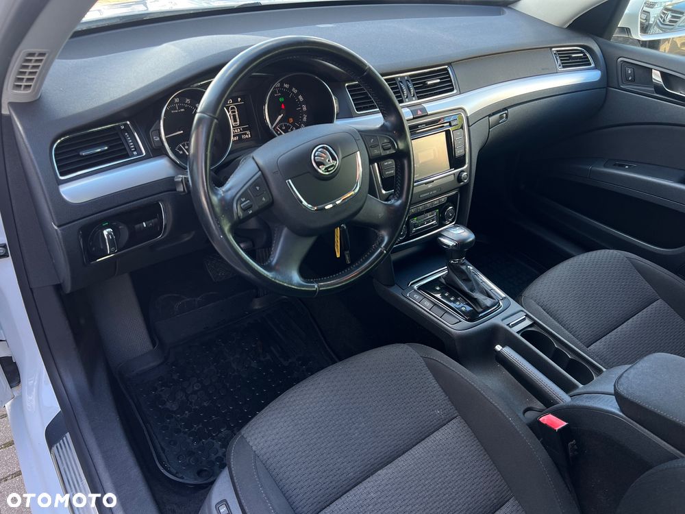 Skoda Superb 2.0 TDI Ambition DSG - 7