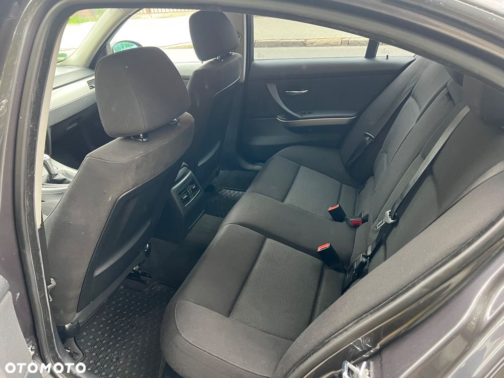 BMW Seria 3 318i - 7