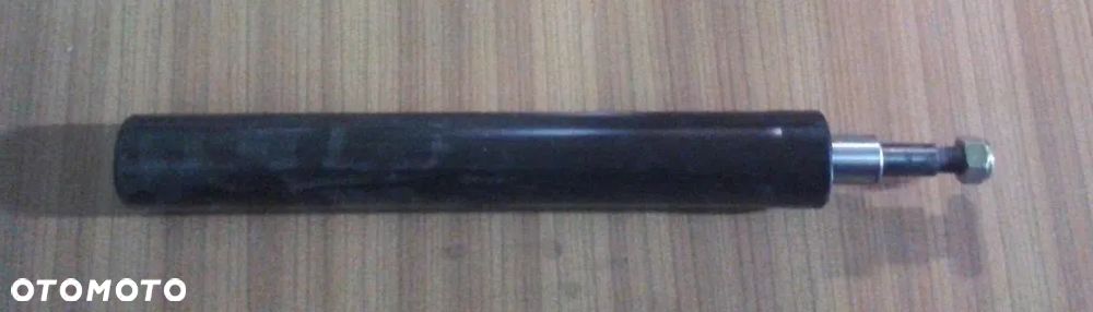 Amortyzator przód pasuje do Audi 100 - 1