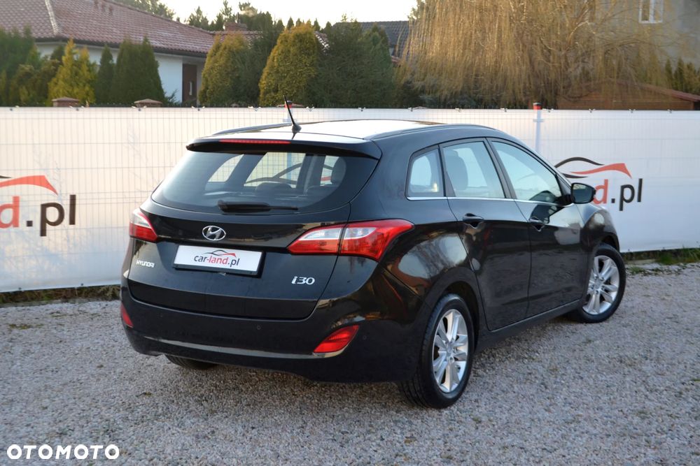 Hyundai i30 blue 1.6 CRDi Classic Navigation - 11