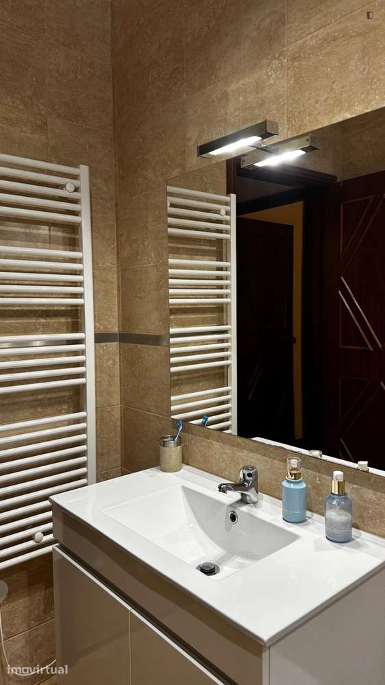 Quarto - localizado em Valongo Porto - Grande imagem: 3/18