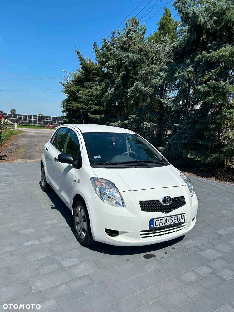 Toyota Yaris - 1
