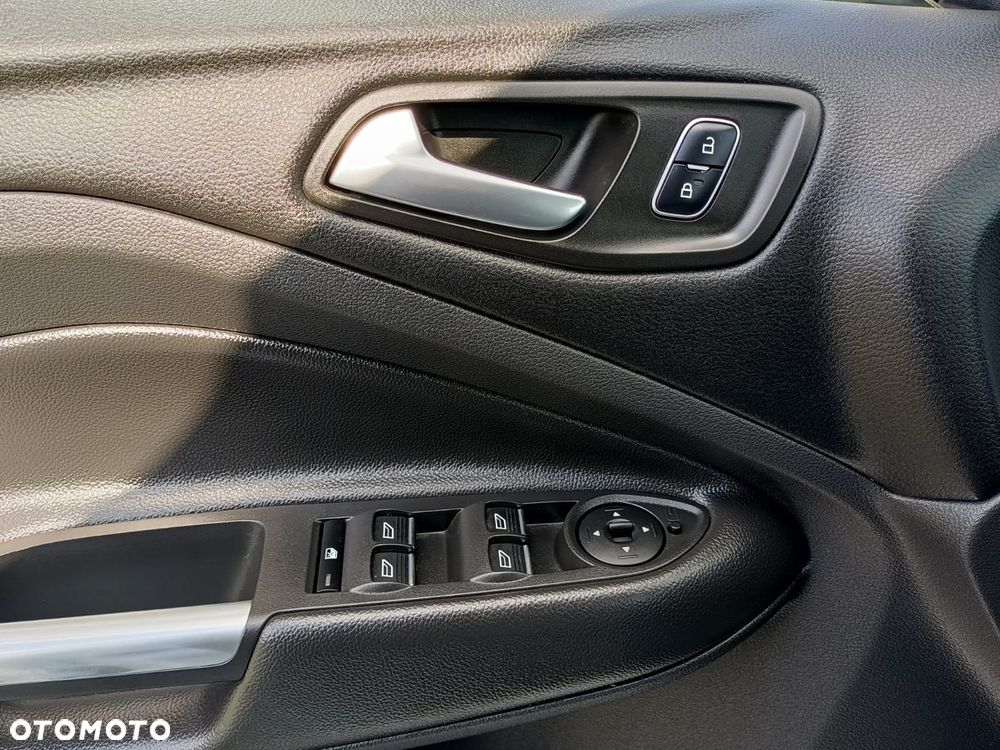 Ford Kuga 2.0 TDCi 4x2 ST-Line - 31