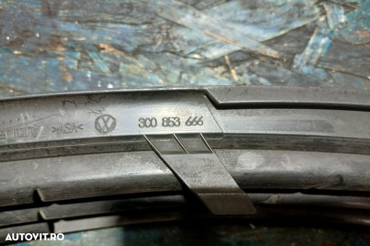 Grila bara fata dreapta 3C0853666 3C0853666 Volkswagen VW Passat B6 [ - 4