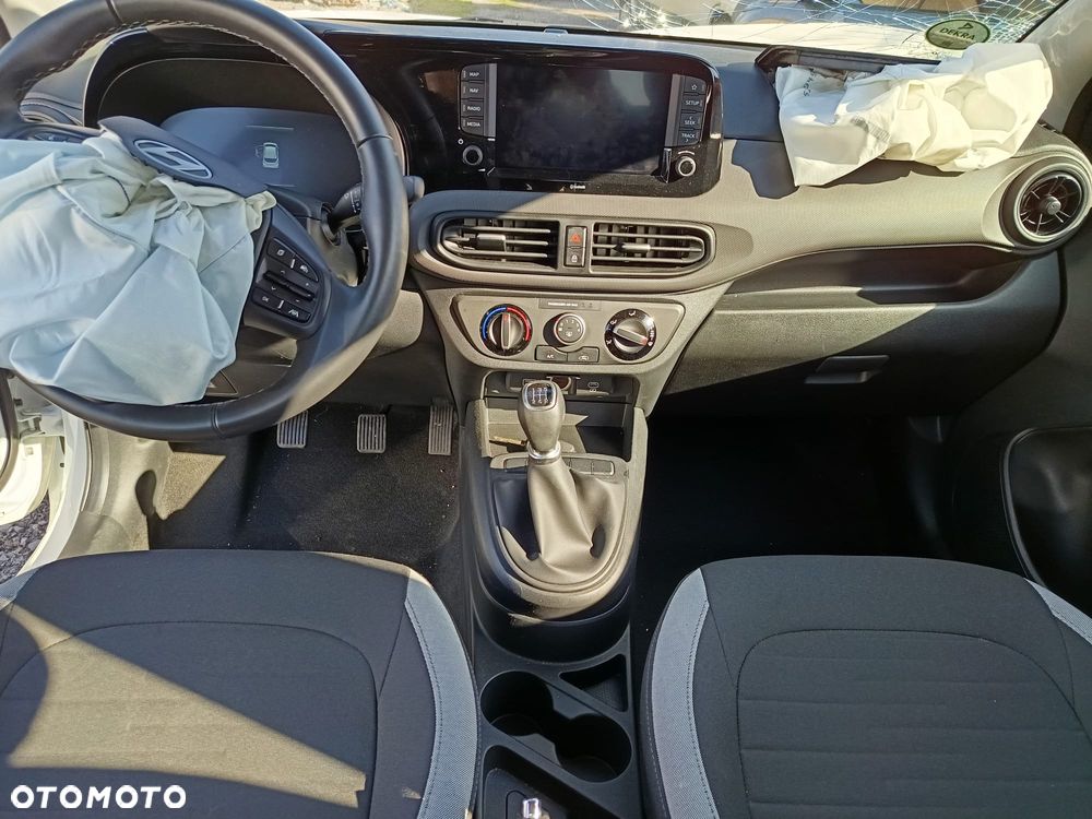 Hyundai i10 - 11