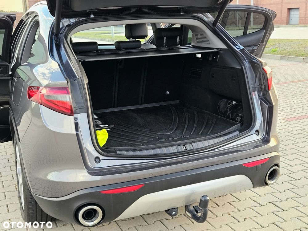 Alfa Romeo Stelvio 2.0 Turbo TI Q4 - 31