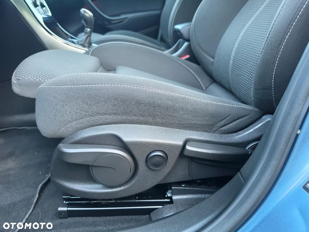 Opel Astra 2.0 CDTI Cosmo - 38