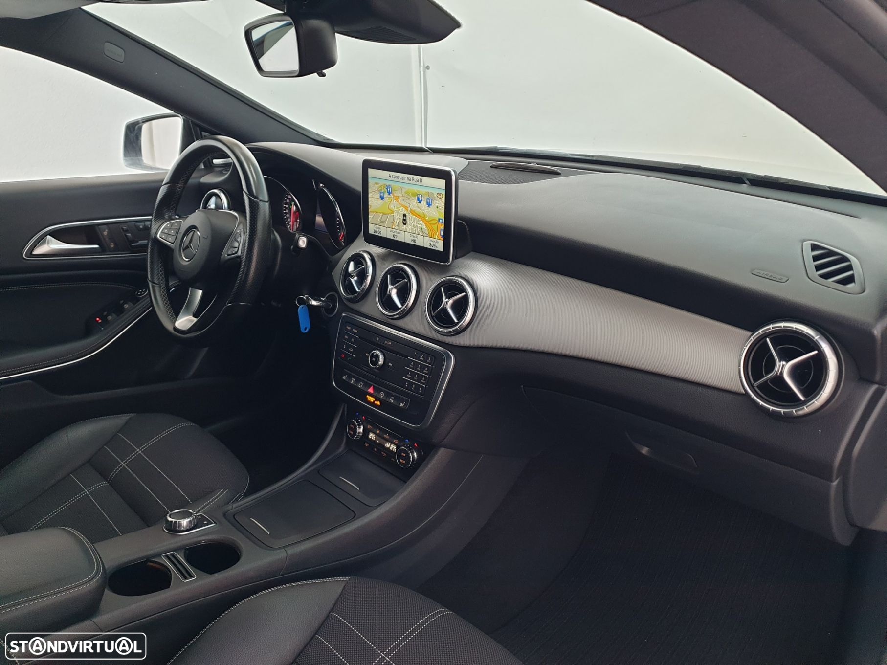 Mercedes-Benz CLA 220 d Shooting Brake Urban Aut. - 26