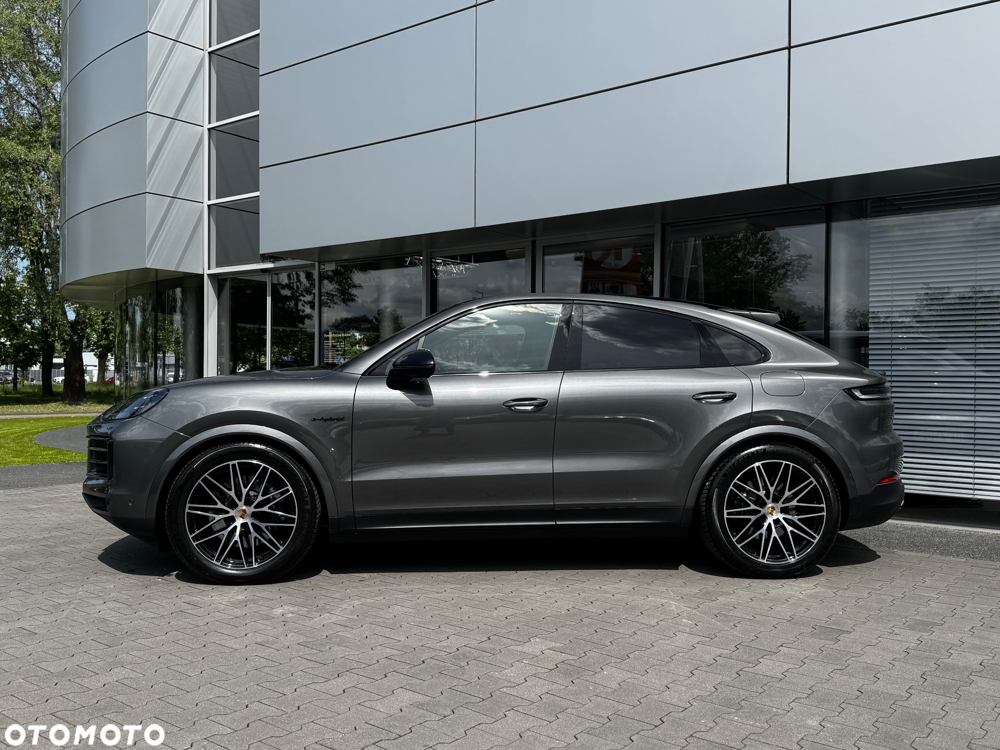Porsche Cayenne Coupe E-Hybrid PHEV - 2