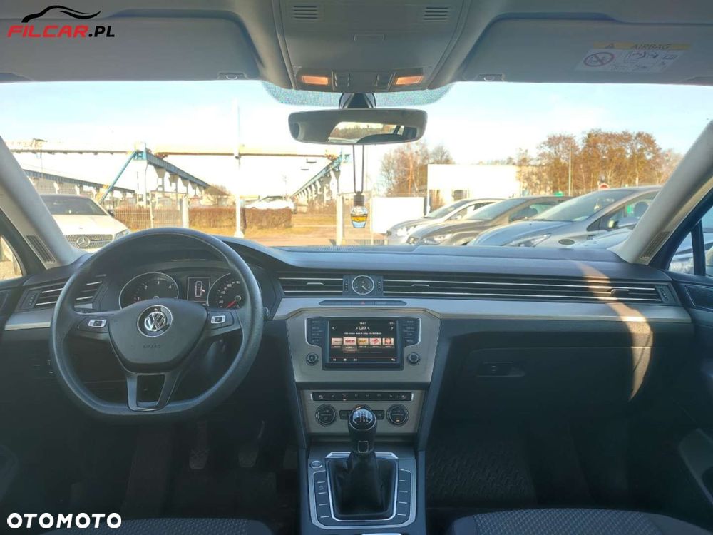 Volkswagen Passat - 13