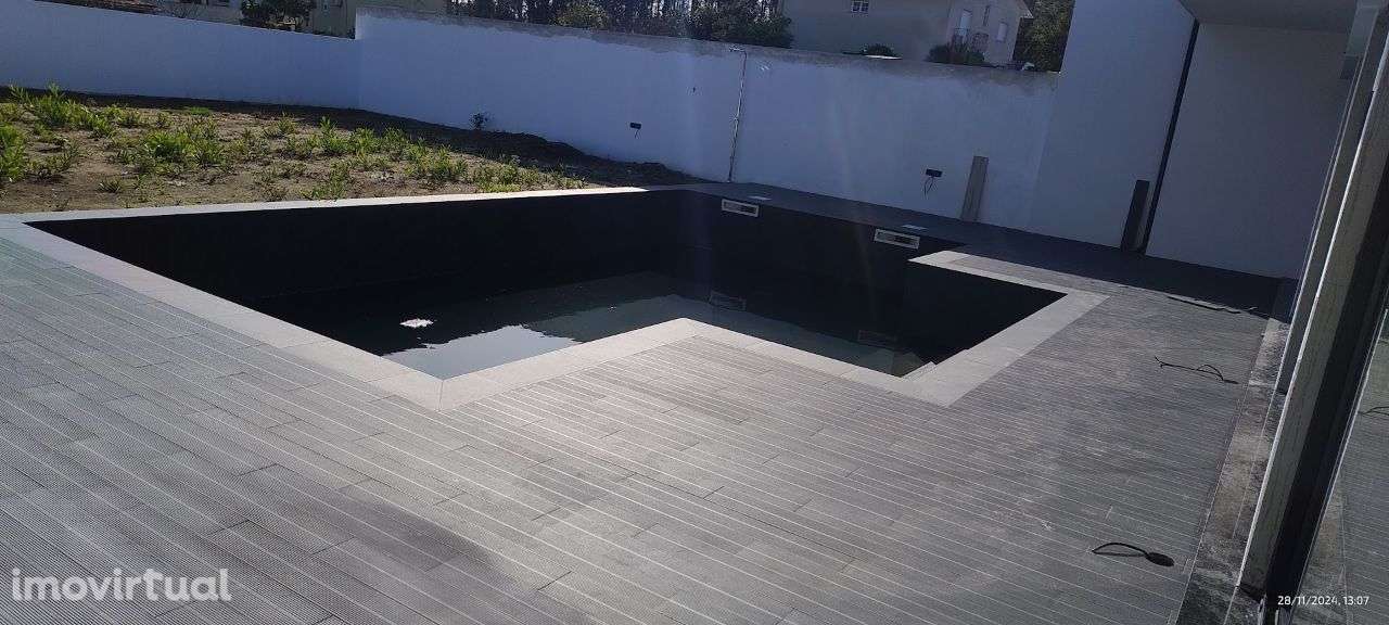 Moradia T3+1 - Fase final de construção - Grande imagem: 5/10