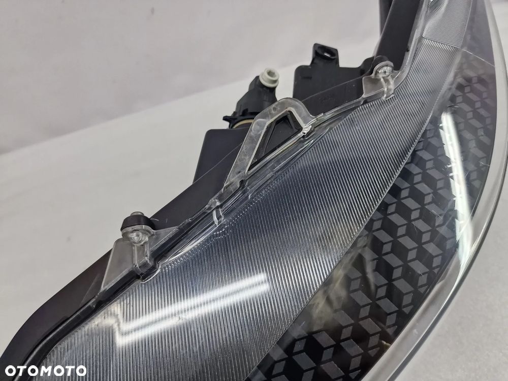 TOYOTA YARIS IV 19- LEWA / PRAWA ZWYKŁA SOCZEWKA LAMPA PRZEDNIA PRZÓD , NR KOITO K0-6 , NR AUKCJI LA47 - 28