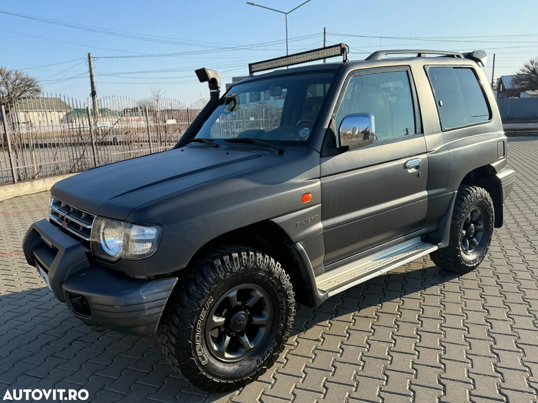 Mitsubishi Pajero - 27